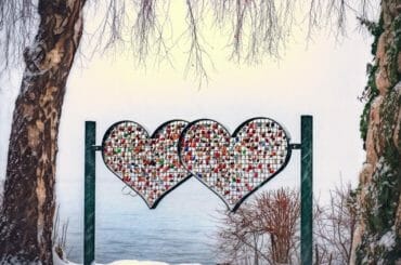 2 hearts connected